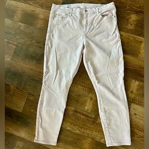 GAP Revolution Women's 
Soft Pink Skinny Jeans